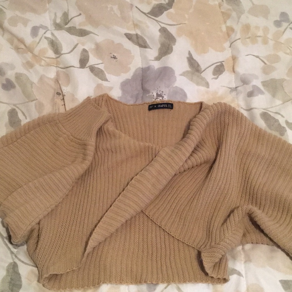 Cropped twist sweater 😍
